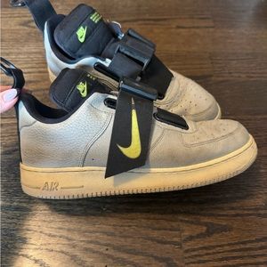 NIKE Air Force 1 Men's Utility AF1 GREY Fog Black Volt Light AO1531 301 G7. 10.5